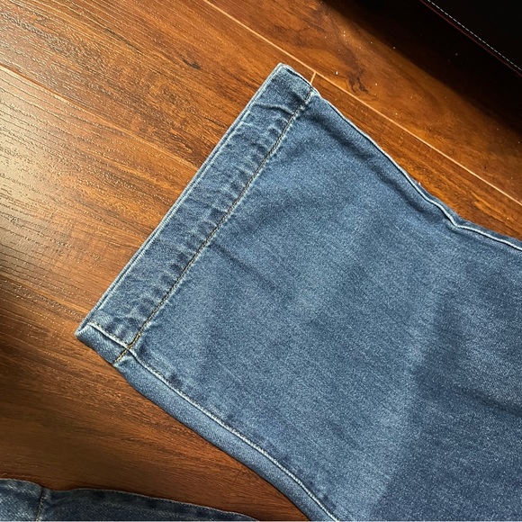 Gap jeans with suspenders - Picture 5 of 6